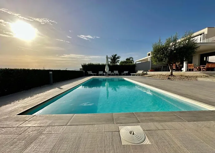 Ariaboutique Aparthotel 4*